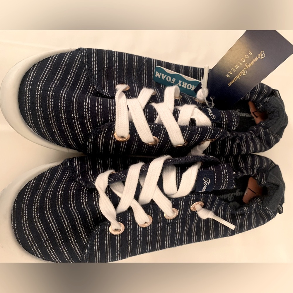 NWT Tommy Bahama slip on sneakers 7 Blue White Striped
